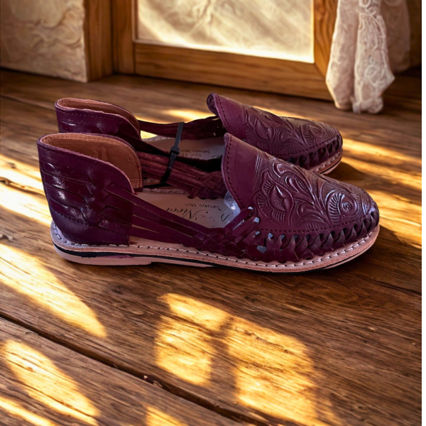 Woman’s Leather Stamped Floral Plum flat Huaraches Hanmade Mexican Artisanias